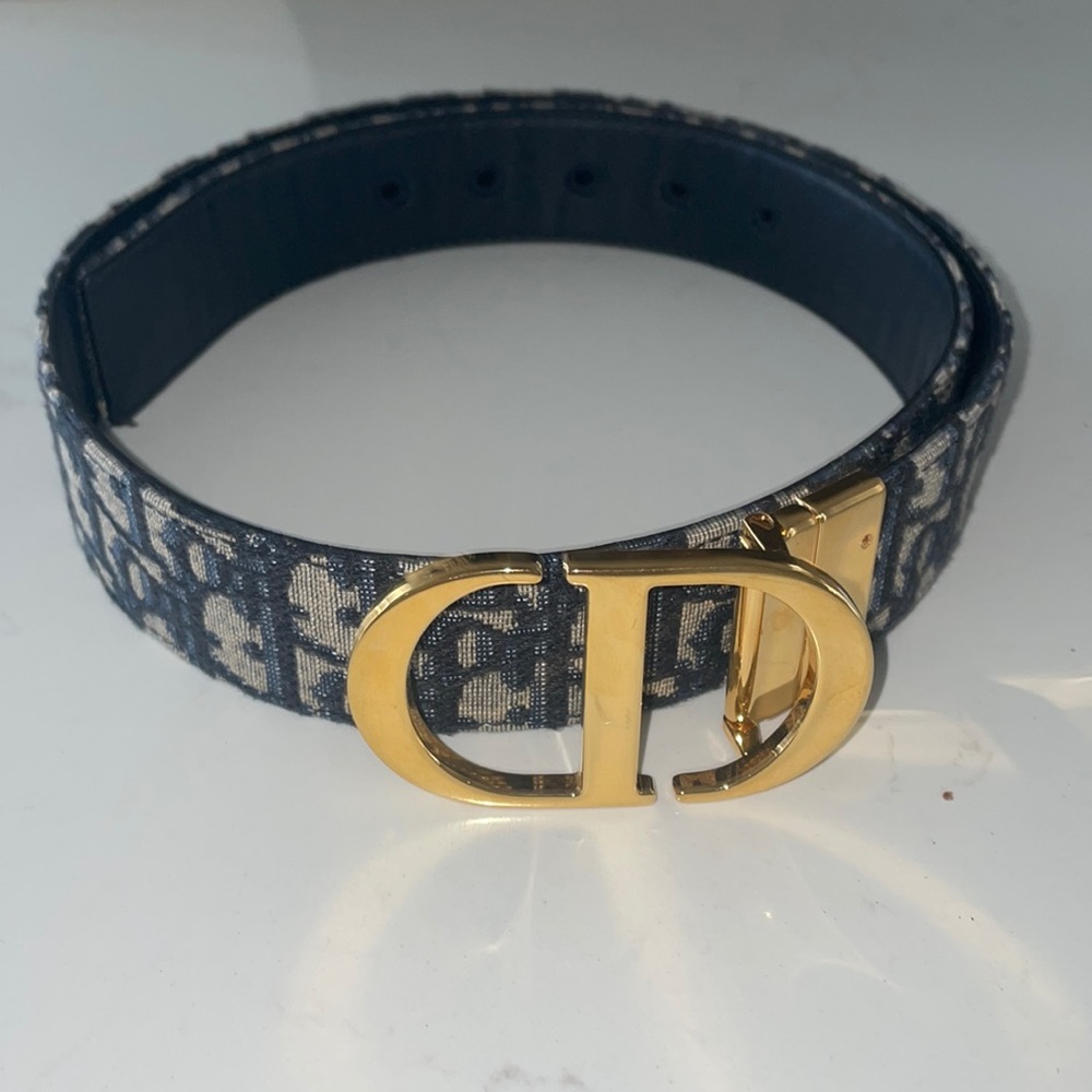 📍SOLD📍100% Authentic DIOR 30 MONTAIGNE REVERSIBLE BELT
